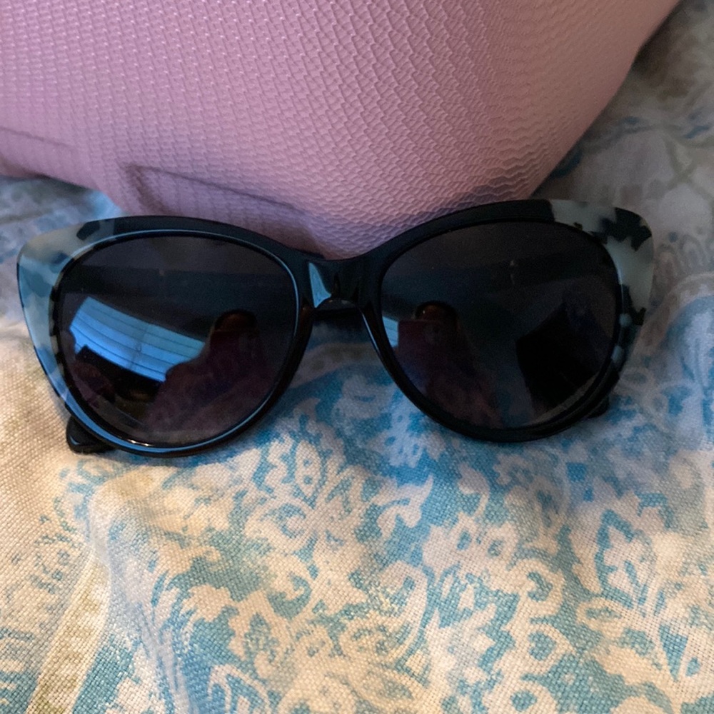 Gently used Kate spade sunglasses